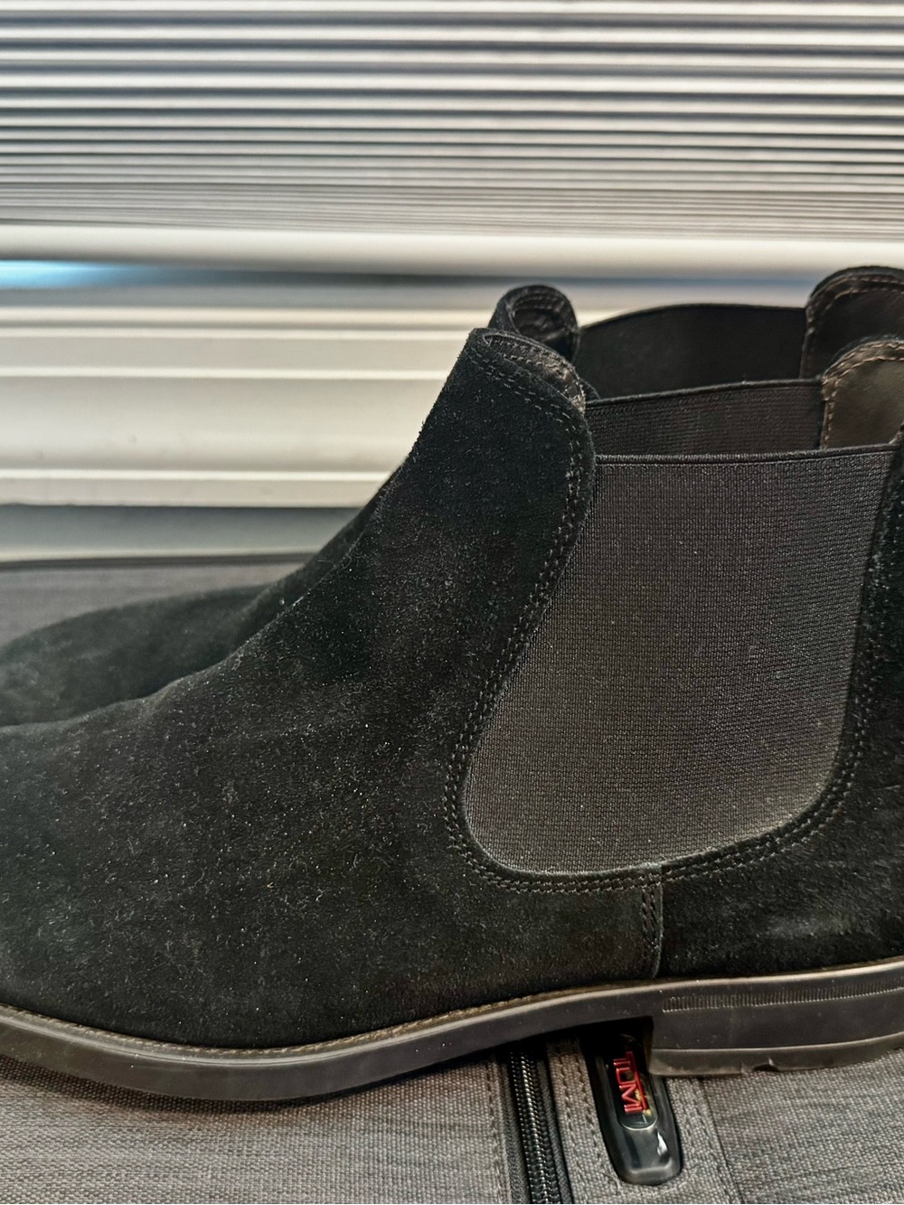 To Boot New York Adam Derrick Men's Ives Suede Chelsea Boots Black US 11M